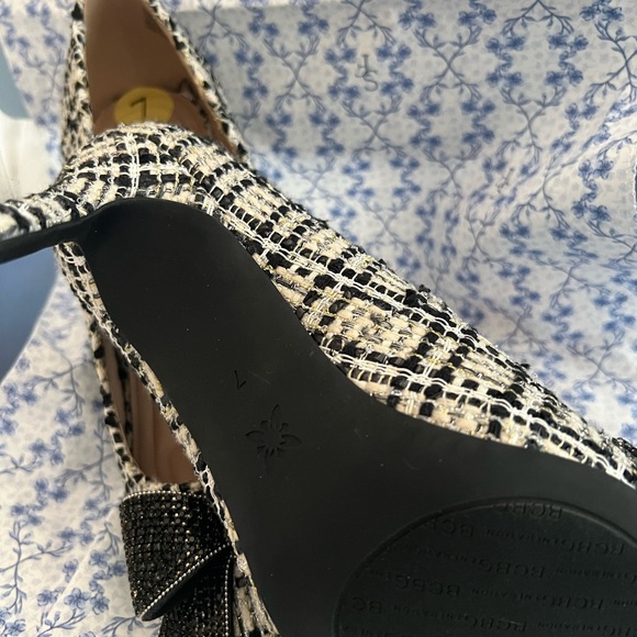BCBG Sz.7 Heel/Pumps w/Statement Bows - BrandNew! - Picture 3 of 4